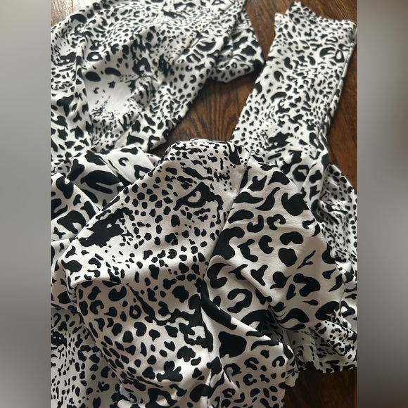 Crystal Fashions Leapord Pants - Picture 14 of 15